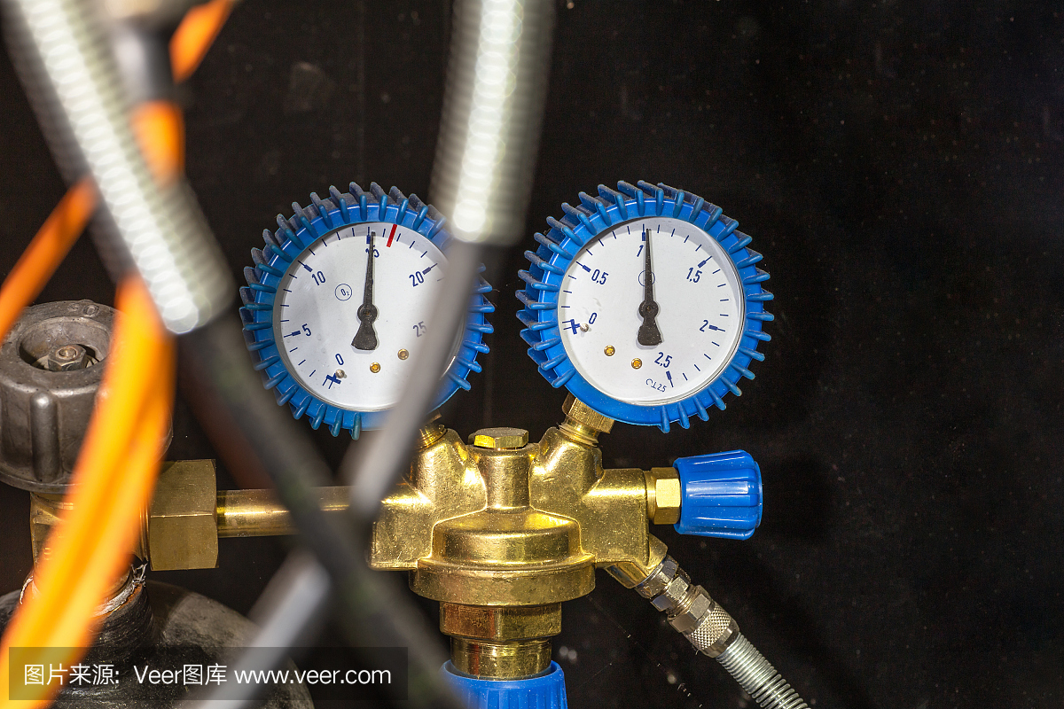 自動滅火系統(tǒng)上的高壓儀表或壓力計,關(guān)閉